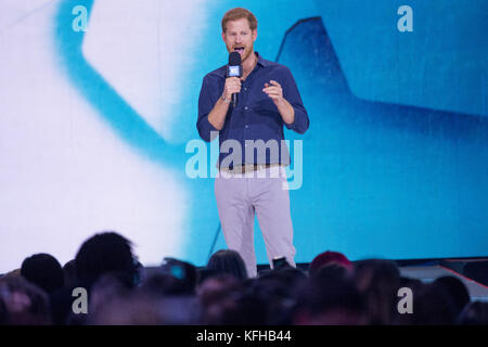 Le prince Harry assiste à une journée DU WE, un événement éducatif et inspirant d’une journée qui célèbre le pouvoir des jeunes de faire une différence positive dans le monde. Avec la participation des artistes : Prince Harry où : Toronto, Canada quand : 28 Sep 2017 crédit : Euan Cherry/WENN.com Banque D'Images