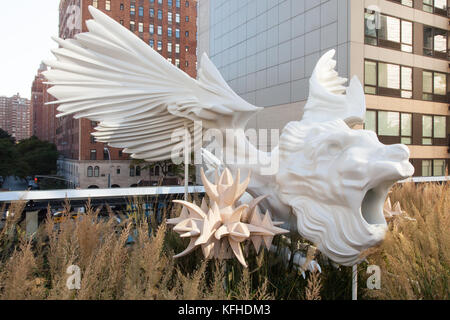 Sur la sculpture des mutations Chelsea High Line, Sphinx Joachim par Marguerite Humeau. Ligne haute , New York, NY, États-Unis d'Amérique. Banque D'Images