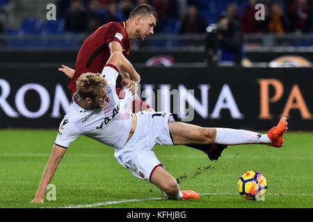 Rome, Italie. 29 oct, 2017. Le 28-10-2017 rome serie a lega roma bologna nella foto Edin Dzeko e filip helander fotografo01 photo credit : agence photo indépendante/Alamy live news Banque D'Images