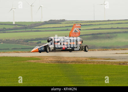 Newquay, Cornwall, UK. 29 octobre, 2017. SSC Bloodhound record du monde de vitesse au sol de procès en aspirant à propulsion par réaction à l'aéroport de Newquay. 28, octobre, 2017. Crédit : Robert Taylor/Alamy Live News Banque D'Images