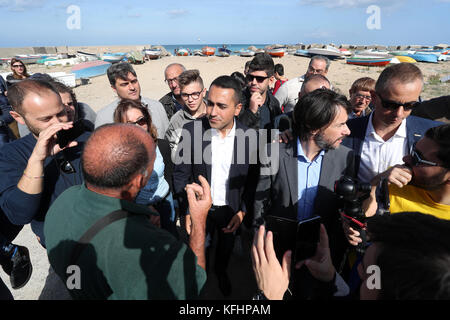 Palerme, Italie. 29 oct, 2017. Palerme, cinq étoiles mouvement régional élections. dans la photo Luigi Di Maio arrive dans le quartier du port de plaisance de la bandita.29/10/2017, Palerme, Italie : crédit photo indépendant srl/Alamy live news Banque D'Images