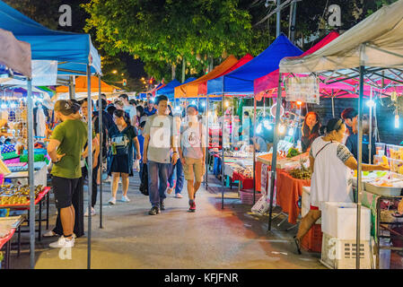 Chiang Mai, Thaïlande - 30 juillet : c'est le fameux Marché du week-end de chiang mai où de nombreux touristes et habitants viennent au magasin le 30 juillet 2017 à Chiang Mai Banque D'Images