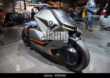 Francfort, Allemagne - Sep 20, 2017 : bmw link electric bike concept exposé au Frankfurt International motorshow 2017 Banque D'Images