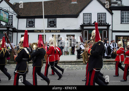 Sophie, comtesse de Wessex, assiste à la parade d'adieu à Dorking Surrey, pour honorer le personnel et les militaires du centre de réadaptation Headley court qui ferme en 2018 et déménage à Birmingham. The Countess a pris le salut devant un haut emballé mettant en vedette : Sophie, Countess of Wessex où : Dorking, United Kingdom When : 29 Sep 2017 Credit : Paul Taylor/WENN.com Banque D'Images