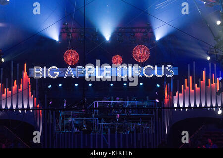 New York, USA. 29 oct, 2017. new York, NY - 29 octobre 2017 : atmosphère à big apple circus soirée d'ouverture au Lincoln Center damrosch park crédit : lev radin/Alamy live news Banque D'Images