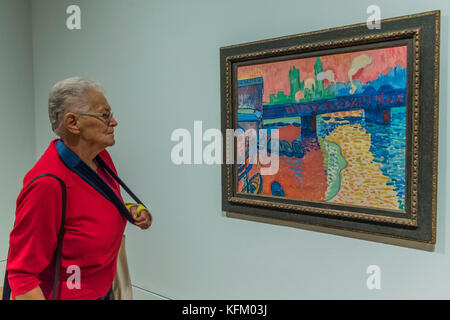 Londres, Royaume-Uni. 30Th Oct, 2017. Pont de Charing Cross, 1906-07, par André Derain - l'EY : expositions impressionnistes à Londres, les artistes français en exil (1870-1904) à la Tate Britain. Il rassemble plus de 100 œuvres d'artistes impressionnistes dans la première grande exposition de tracer l'histoire des artistes français qui ont cherché refuge en Grande-Bretagne pendant la guerre franco-prussienne. L'exposition est présentée du 2 novembre 2017 - 29 avril 2018. London, UK 30 Oct 2017. Crédit : Guy Bell/Alamy Live News Banque D'Images