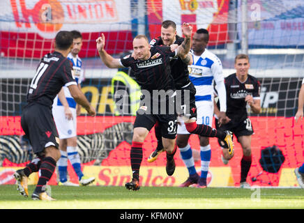 Jubilation Toni LEISTNER (Union/ 2.vl.) Après seinem but zum 0:1, avec Marcel HARTEL R. (Union) Fussball . Bundesliga, 12 ans. Spieltag, MSV Duisburg (DU) - Union Berlin, AM 29.10.2017 à Duisburg/ Allemagne. |utilisation dans le monde entier Banque D'Images