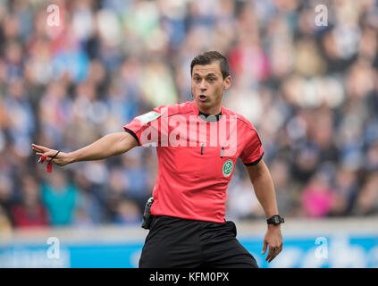 Duisburg, Deutschland. 29 octobre 2017. Arbitre Christian DIETZ, geste, geste, Fussball . Bundesliga, 12 ans. Spieltag, MSV Duisburg (DU) - Union Berlin 1:1, AM 29.10.2017 à Duisburg/ Allemagne. |utilisation dans le monde entier crédit : dpa/Alamy Live News Banque D'Images