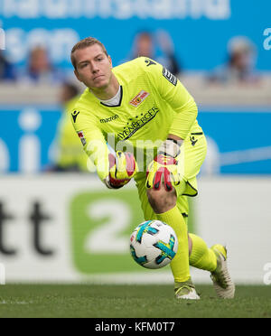 Duisburg, Deutschland. 29 octobre 2017. Gardien Jakob BUSK (Union), Abwurf, Aktion, Fussball . Bundesliga, 12 ans. Spieltag, MSV Duisburg (DU) - Union Berlin 1:1, AM 29.10.2017 à Duisburg/ Allemagne. |utilisation dans le monde entier crédit : dpa/Alamy Live News Banque D'Images