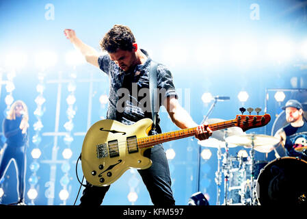 Barcelone, Espagne. 30Th oct, 2017. sang royal (band) produisent en concert au sant jordi club stade le 30 octobre 2017 à Barcelone, Espagne. crédit : christian bertrand/Alamy live news Banque D'Images