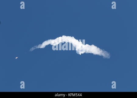 Lancement de fusées de la NASA au Centre spatial Kennedy, en Floride. Le lundi, 30 octobre 2017 à 334 heures, SpaceX a lancé avec succès le satellite Koreasat-5 un complexe de lancement de 39A (LC-39A) au Centre spatial Kennedy, Floride Crédit : Trevor Baker/Alamy Live News Banque D'Images