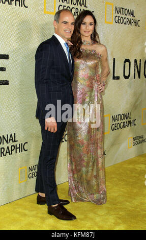 Los Angeles, CALIFORNIE, États-Unis. 30 octobre 2016. 30 octobre 2017 - Los Angeles, Californie - Michael Kelly et Sarah Wayne Callies. La première de « The long Road Home » de National Geographic s'est déroulée au Royce Hall de l'UCLA à Los Angeles. Crédit photo : AdMedia crédit : AdMedia/ZUMA Wire/Alamy Live News Banque D'Images