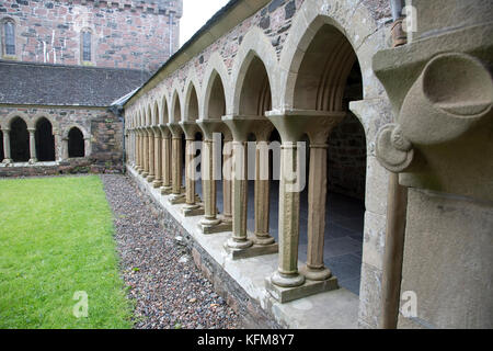 Cour centrale et les cloîtres de l'abbaye d'iona en Écosse Banque D'Images