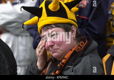 Supporter de football de Sheffield Wednesday pleurer ventilateur v Wolverhampton Wanderers Avril 2002 Banque D'Images
