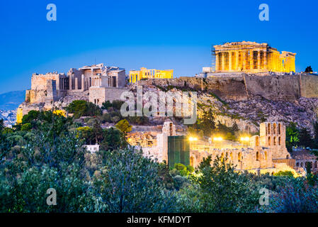 Athènes, Grèce - vue de la nuit de l'Acropole, ancienne citadelle de la civilisation grecque. Banque D'Images