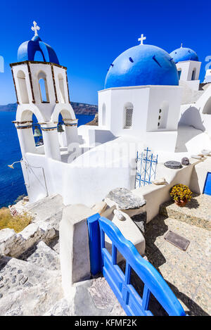 Oia, SANTORIN - Grèce. Célèbre attraction de village blanc avec des rues pavées, Îles Cyclades, Grèce mer Egéé. Banque D'Images