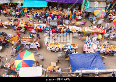 Chawkbazar a tradition d'être les plus populaires de la capitale de l'iftar bazar au Bangladesh. Banque D'Images