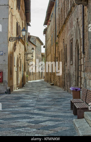 Magnifique cité médiévale de rue italien en Toscane Banque D'Images