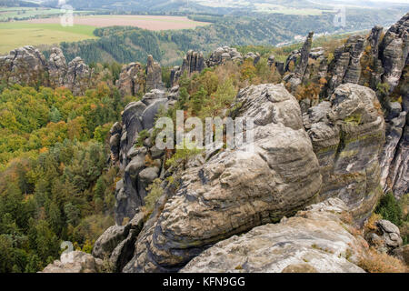 Im Herbst Elbsandsteingebirge Région Bad Schandau Schrammsteine Banque D'Images