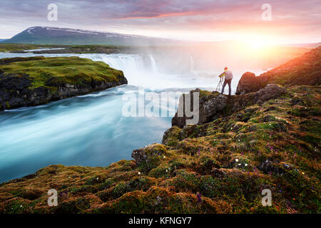 Cascade sur la rivière skjalfandafljot godafoss Banque D'Images