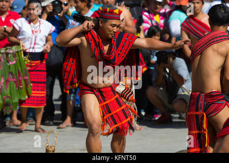 Imbayah est un festival culturel qui célèbre les traditions ancestrales des tribus indigènes Ifugao de Banaue, Philippines. Banque D'Images