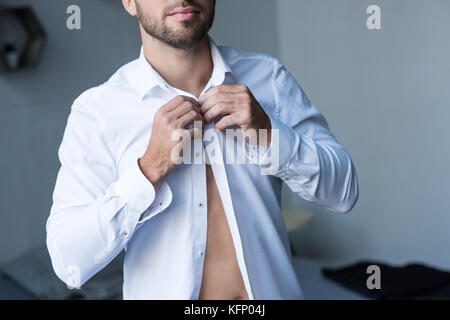 Chemise homme boutonnant jusqu Banque D'Images