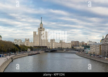 Vue sur le centre de Moscou à partir de la rivière Banque D'Images