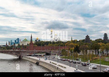 Vue sur le centre de Moscou à partir de la rivière Banque D'Images