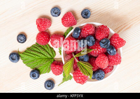 Un assortiment de fruits rouges Banque D'Images