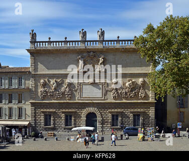 Avignon, France - 02 octobre 2017 : 18e siècle façade sculptée dans le Palais des Papes, Avignon carrés Procence, France Banque D'Images