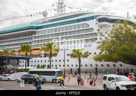 Sydney, Australie. 31 octobre, 2017. Bateau de croisière Radiance of the Seas exploité par Royal Caribbean International arrive à l'Overseas Passenger Terminal de Sydney pour une journée de visite. Le mardi 31 octobre 2017. Crédit : martin berry/Alamy Live News Banque D'Images