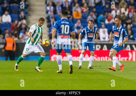 Barcelone, Espagne. 30 octobre 2017. Real Betis Balompie milieu de terrain Joaquin (17) pendant le match entre le RCD Espanyol contre Real Betis Balompie, pour la ronde 10 de la Liga Santander, joué à Cornella - El Prat Stadium le 30 octobre 2017 à Barcelone, Espagne. Banque D'Images