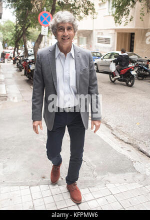 Athènes, Grèce. 31 oct., 2017. grec-américain Alexander Payne arrive pour une masterclass pour les étudiants et les cinéphiles à l'union de l'Amérique grec à Athènes, Grèce, le 31 octobre 2017. Alexander Payne est à Athènes pour le 30e Panorama du cinéma européen. crédit : Elias verdi/Alamy live news Banque D'Images