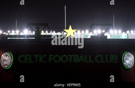 L'entrée principale du stade pour le match de football de la Ligue des Champions entre le Celtic FC de Glasgow et le FC Bayern Munich au Celtic Park de Glasgow, Royaume-Uni, le 31 octobre 2017. Photo : Sven Hoppe/dpa Banque D'Images