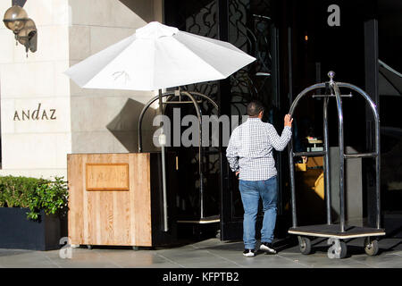 Napa, CA, États-Unis. 27 octobre 2017. L'hôtel Andaz au centre-ville de Napa. Crédit : Napa Valley Register/ZUMA Wire/Alamy Live News Banque D'Images