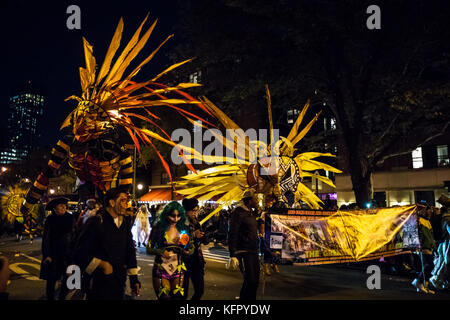 New York, USA. 1er novembre 2017. New York's Village Halloween Parade annuelle 2017 sur la 6ème Avenue Crédit : Nino Marcutti/Alamy Live News Banque D'Images