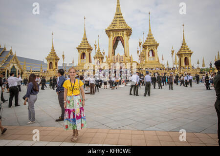 Bangkok, Thaïlande. 1er novembre 2017. Une vue générale de l'Aviation royale du crématorium de lors de la cérémonie d'un jour visite avant l'ouverture pour le public.crématorium royal site sera ouvert au public pendant un mois avant qu'ils de le démanteler comme la Thaïlande a dépensé 90 millions de dollars américains pour construire le crématorium royal et préparer les funérailles de royal thai le roi Bhumibol Adulyadej (rama ix). Credit : zuma Press, Inc./Alamy live news Banque D'Images