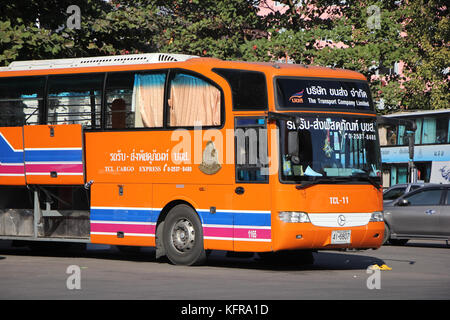 Chiang Mai, Thaïlande - 10 janvier 2016 : cargo express bus du transport company limited. photo à la gare routière de Chiang Mai, Thaïlande. Banque D'Images