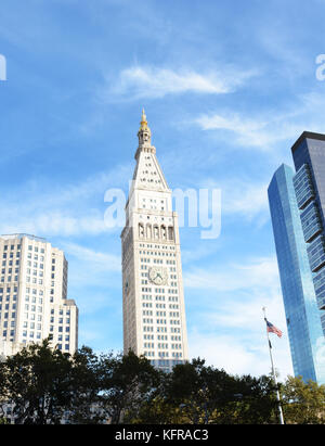 NEW YORK - le 22 OCTOBRE 2017 : la tour de la Metropolitan Life Insurance Company dans le quartier Flatiron, à Manhattan. L'horloge de la Tour met Life indique 4.40 Banque D'Images