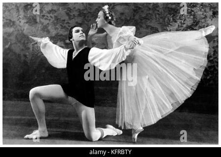 Galina Ulanova et Nikolai Fadeyechev en Les Sylphides. Le ballet avec de la chorégraphie originale de Michel Fokine, musique de Frédéric Chopin orchestrée par Alexandre Glazounov. NF : danseur de ballet russe et avec principale Ballet du Bolchoï, 27 janvier 1933- . GU : ballerine russe, 7 janvier 1910 - 21 mars 1998. Banque D'Images