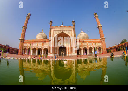 Delhi, Inde - le 27 septembre 2017 : belle vue de Jama Masjid temple, c'est la plus grande mosquée musulmane en Inde. Delhi, Inde, effet oeil de poisson Banque D'Images
