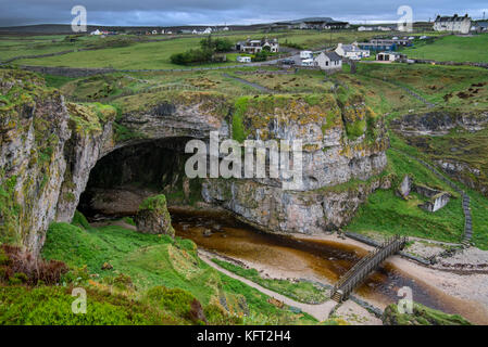 Grande cave, Smoo Cave mer combiné et d'eau douce grotte près de durness, Sutherland, highland, Scotland, UK Banque D'Images