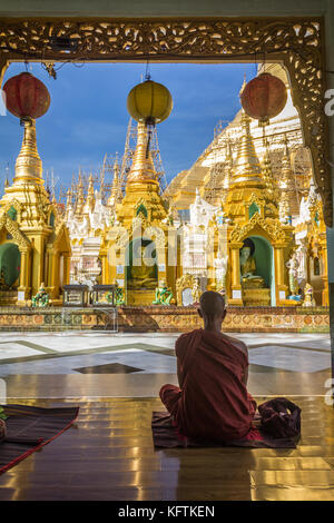 Belle vue de la pagode Shwe Dagon au Myanmar Banque D'Images