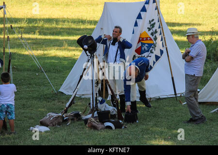 Villa Sorra, ITALIE - 17 juillet 2016 : les gens sur napoleonica. événement la reconstruction en costume d'événements historiques. Castelfranco Emilia, Modena Banque D'Images