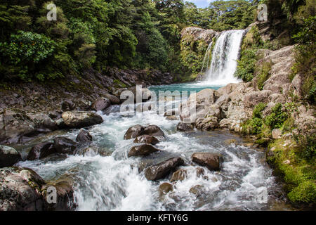 Dans tawhei Falls Parc national de Tongariro, Nouvelle-Zélande Banque D'Images