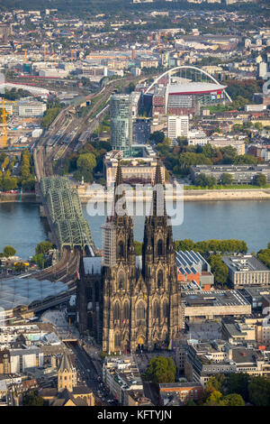 Cathédrale de Cologne, centre de Cologne, place de la cathédrale, à côté du musée romain-germanique, Cologne, Rhénanie-du-Nord-Westphalie, Allemagne, Europe, Colog Banque D'Images