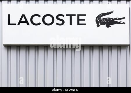 logo lacoste noir