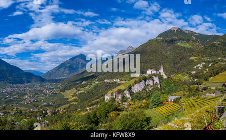 Château Tyrol au tyrol village près de Merano, Tyrol du sud, Italie, Europe Banque D'Images