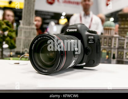 Canon EOS 5D Mark IV avec EF 24-105 L IS USM. Banque D'Images