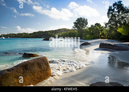 Les Seychelles, Praslin, Anse Lazio, plage, tôt le matin Banque D'Images